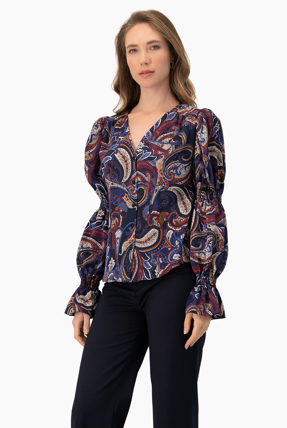Blusa estampada de escote V con botones y mangas largas