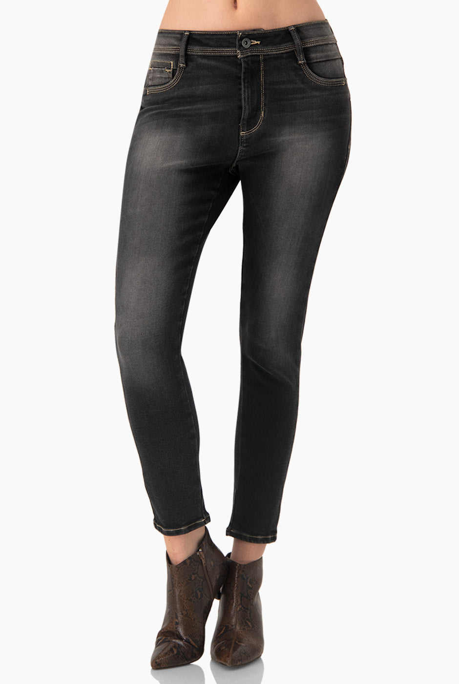 Jeans skinny negros con pinzas y bolsillos de Ivonne