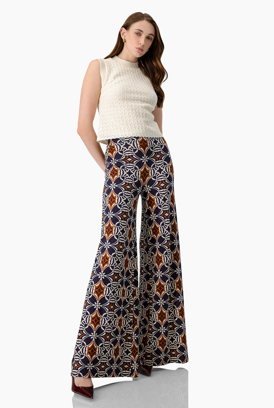 Pantalón palazzo multicolor con estampado geométrico