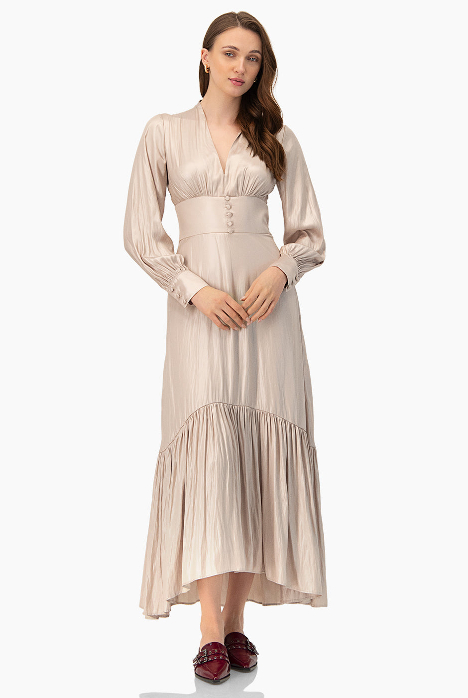 Vestido maxi natural, escote V y botones frontales